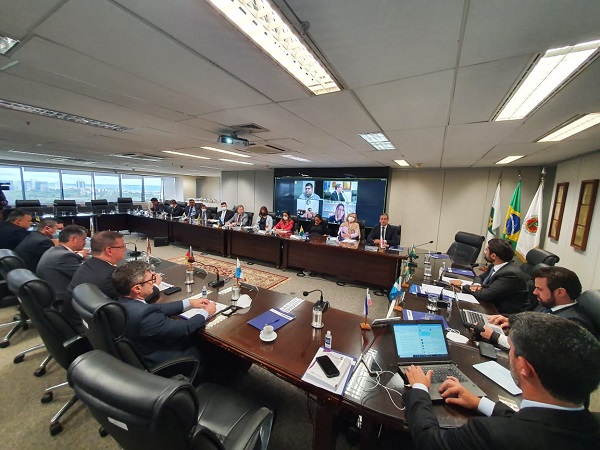 Conselho deliberativo da CONAMP realiza reunião em Brasília